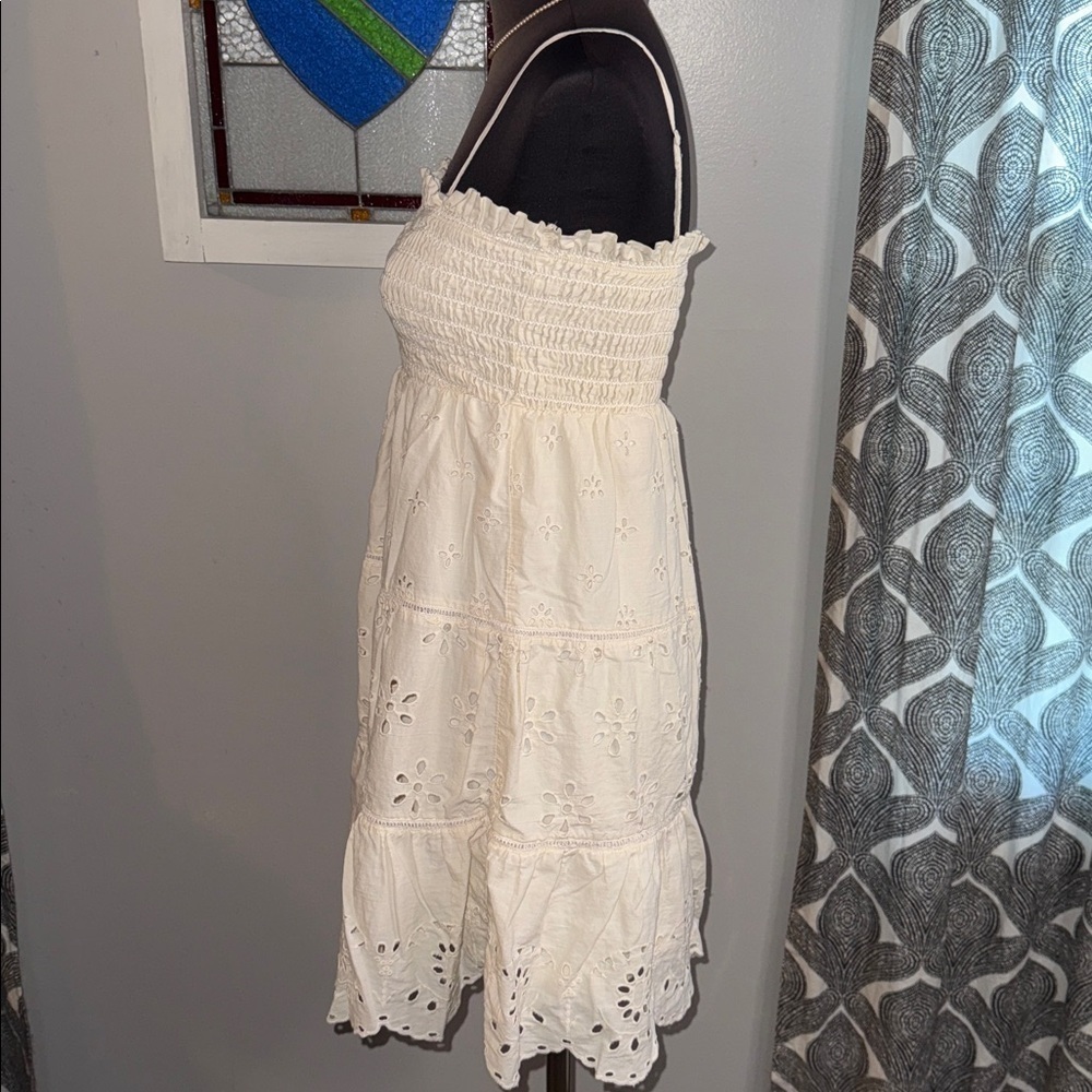 American Eagle Smocked Eyelet Mini Sundress SZ Small - Picture 4 of 9